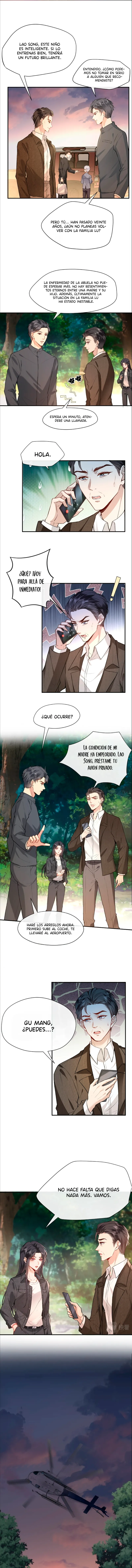 4 La señora está dando una lección en línea todos los días